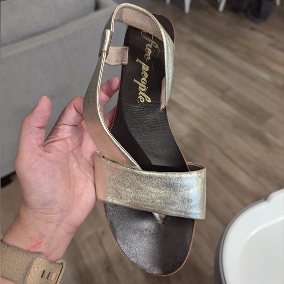 Free People Under Wraps Sandals Gold - Picture 4 of 5